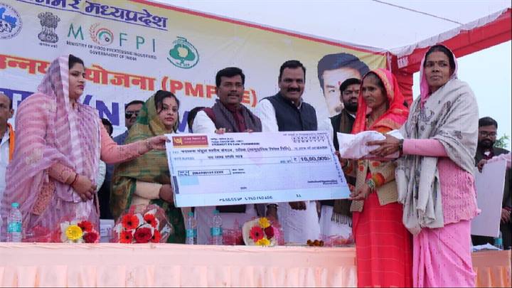 महिलाएँ आत्म-निर्भर होंगी तो प्रदेश एवं देश भी आत्म-निर्भर बनेगा : राज्य मंत्री श्री कुशवाह